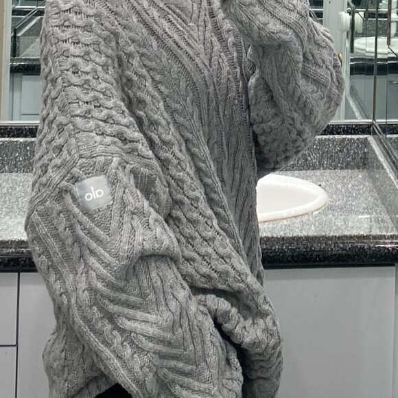 oversized cable knit crew sweater - Picture 1 of 4